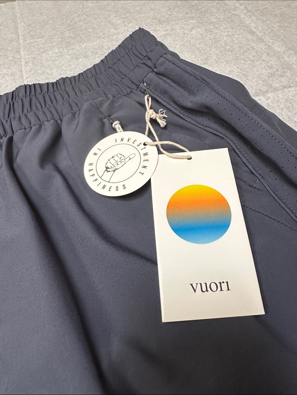 Vuori Azure dash Shorts with Elastic Waist and Zip Pockets - Picture 2 of 5